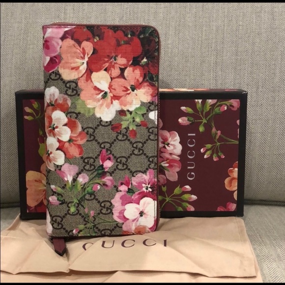 Gucci Handbags - Authentic Gucci Blooms Zip Around Wallet Gucci Handbags - Authentic Gucci Blooms Zip Around Wallet